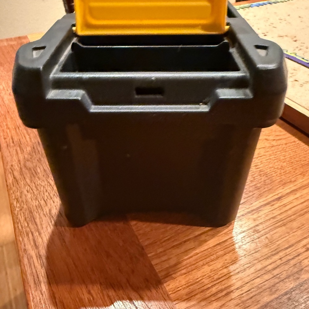STANLEY STST13331 12.5-Inch Essential Toolbox - Picture 6 of 9